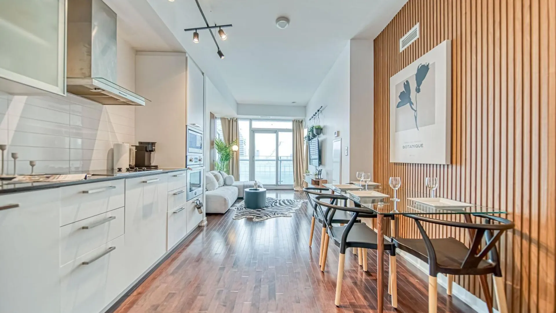 Royal York Suites Toronto Apartment