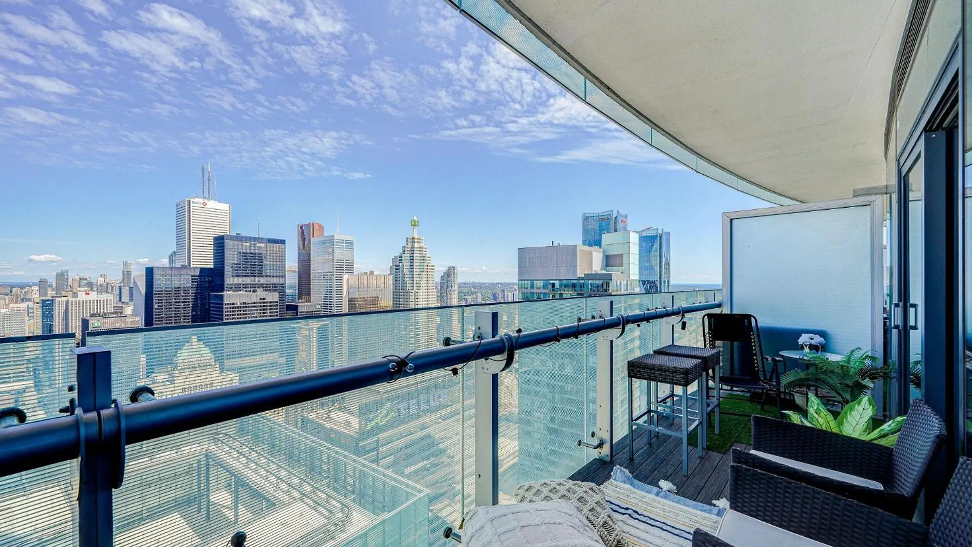 Royal York Suites Toronto Apartment