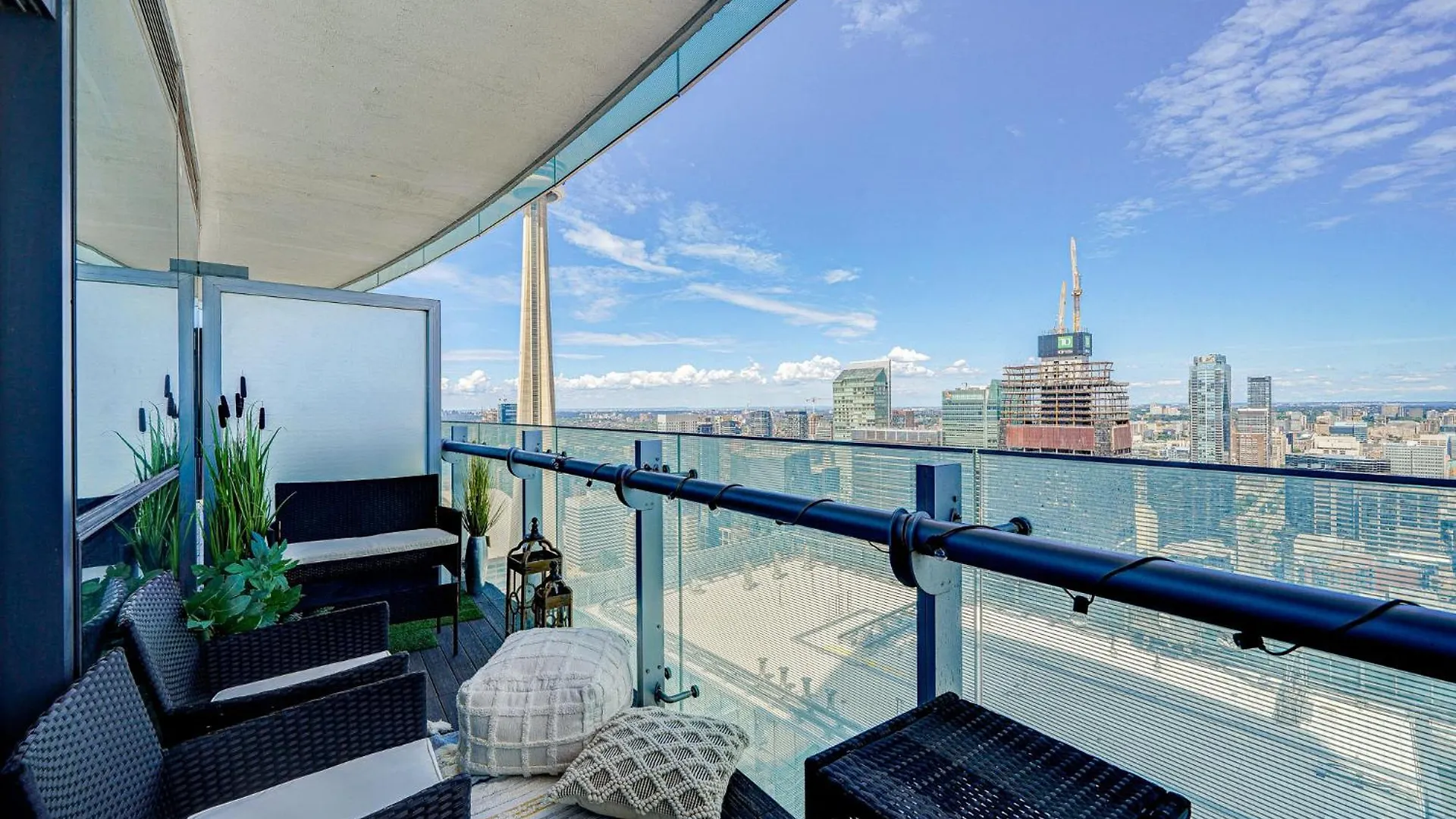 Royal York Suites Toronto Apartment