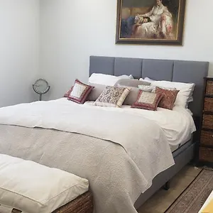 Homestay House, Toronto