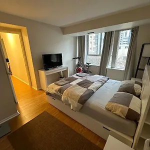 Apartment Location In Downtown- Walking To Eaton Centre, Nathan Phillips Square, Yonge-dundas, Ikea,transit, Toronto