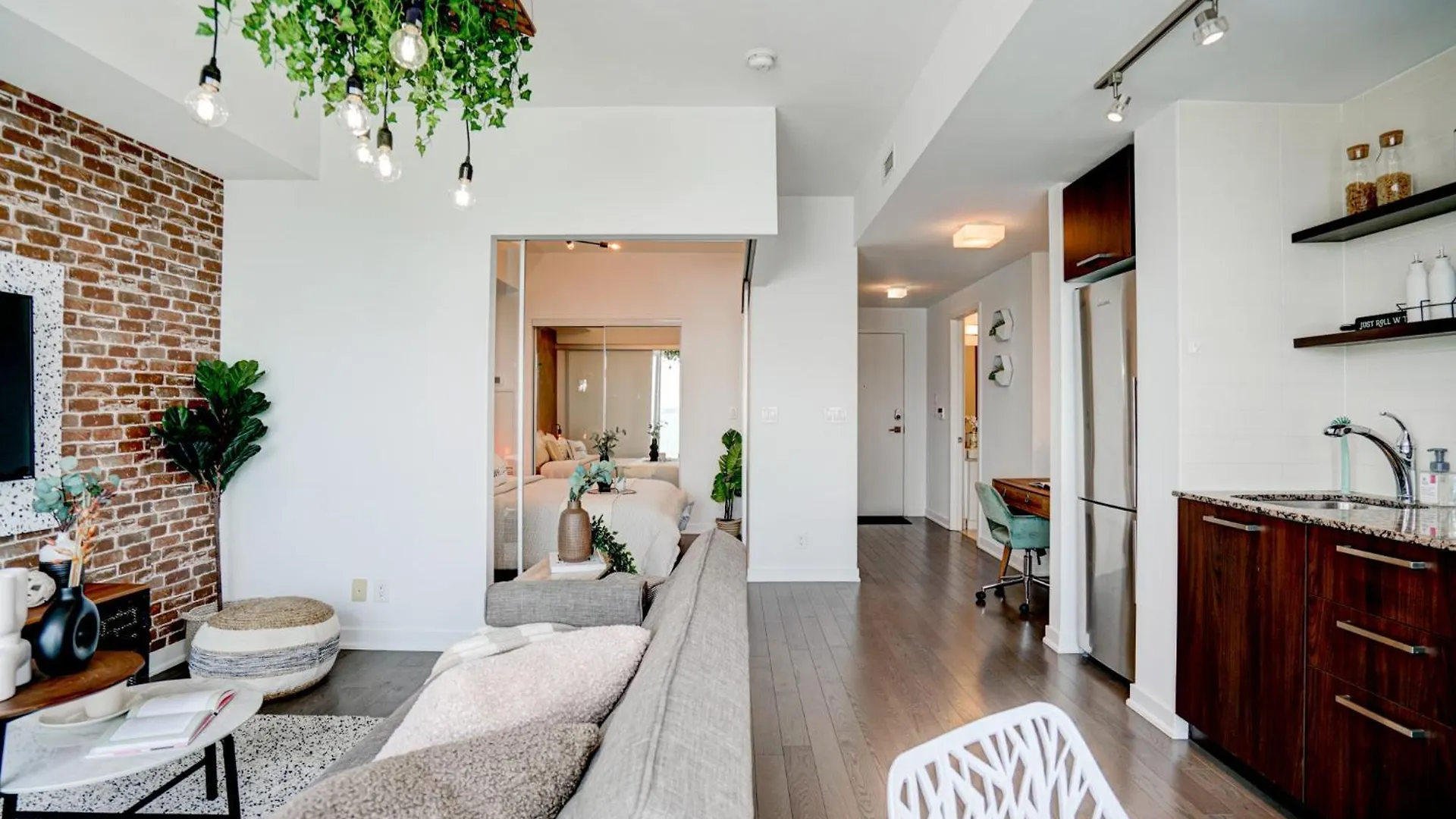 Royal York Suites Toronto Apartment